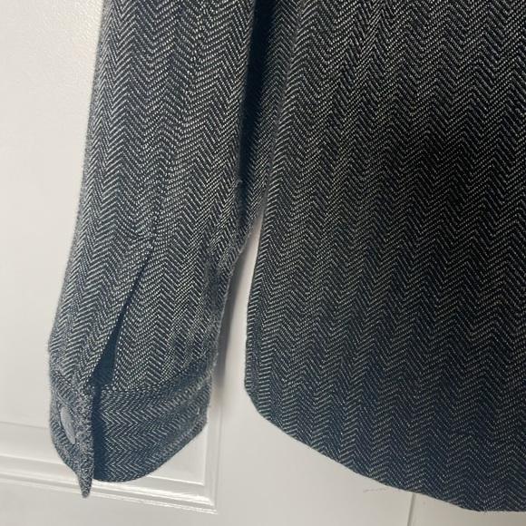 Lost jacket - Picture 8 of 9